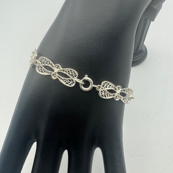 Silver Tone  Butterfly Link Pattern Filigree Bracelet 7 Inches Delicate Design - Picture 3 of 5